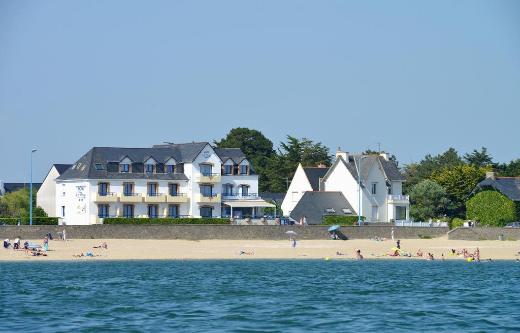 Hotel De La 3*